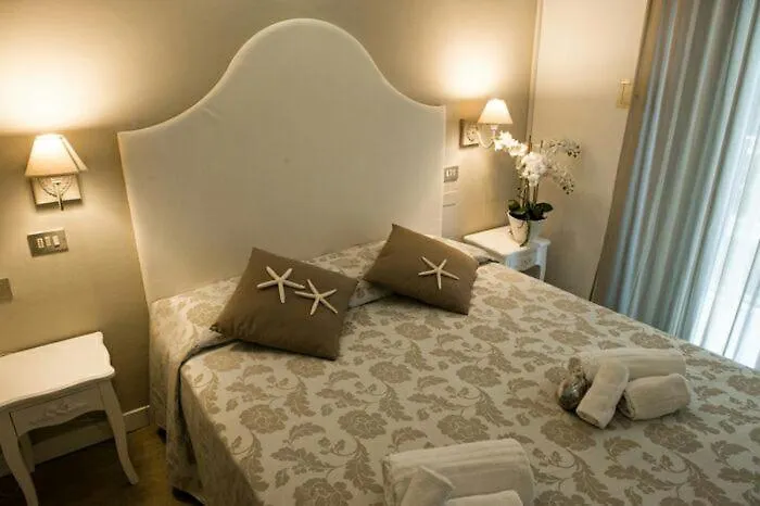 Hotel Ermeti B&B Brunch Riccione