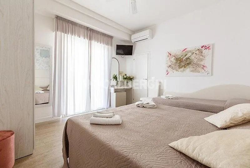 Hotel Ermeti B&B Brunch 3*, Riccione